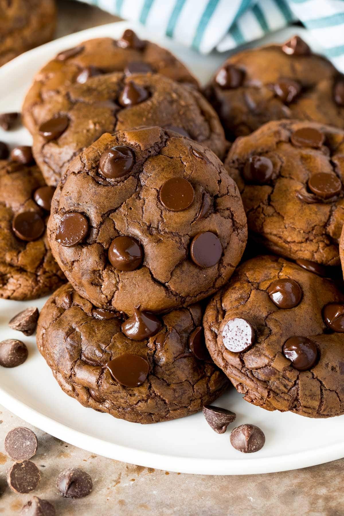 Decadent Chocolate Fudge Cookies: Rich Chewy Indulgence for Any Occasion